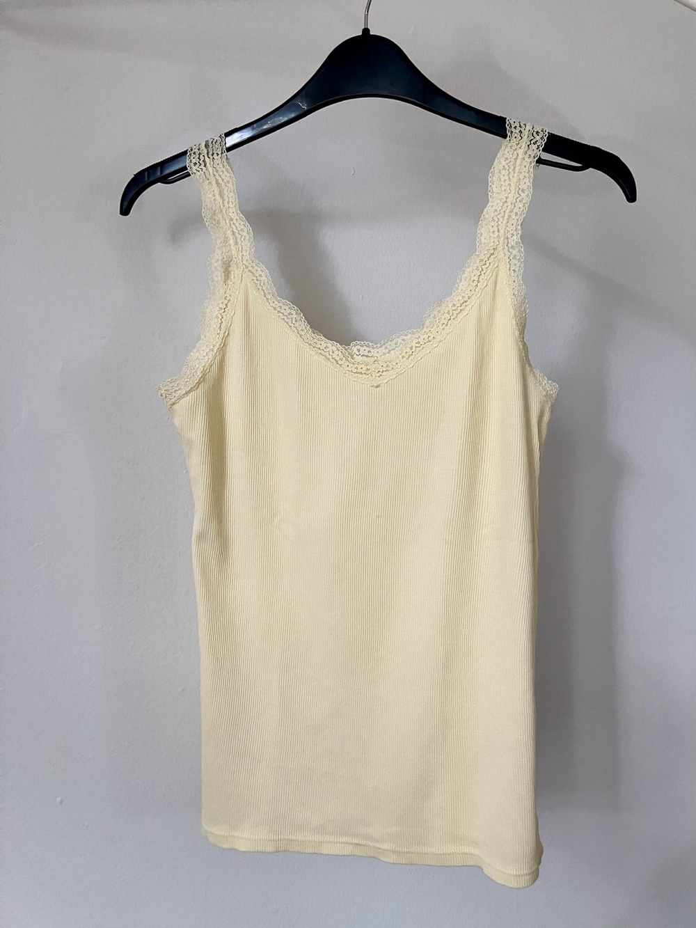 UNIQLO Butter Yellow Ribbed Lace Tank Top - S
